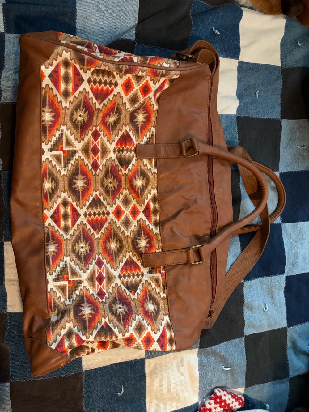 Aztec-Pattern Travel Weekender Bag - Picture 2 of 3